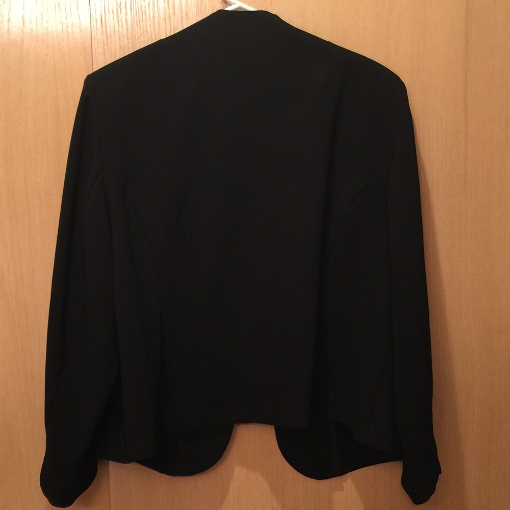 Blazer - Picture 2 of 2